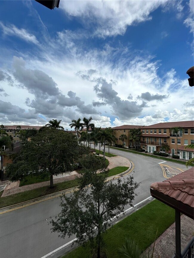 Foto del edificio - 968 SW 147th Ave