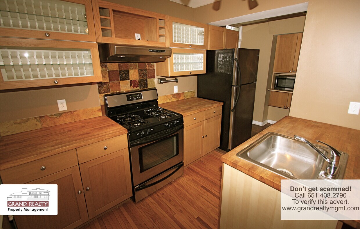 Primary Photo - Beautiful, High-Spec 2 Bed Townhouse on Mo...