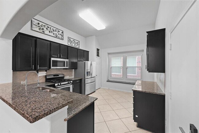 Foto del edificio - 5311 Gibralter Pl