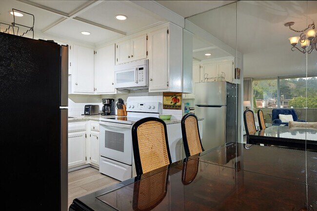 Foto del edificio - 2510 Torrey Pines Rd