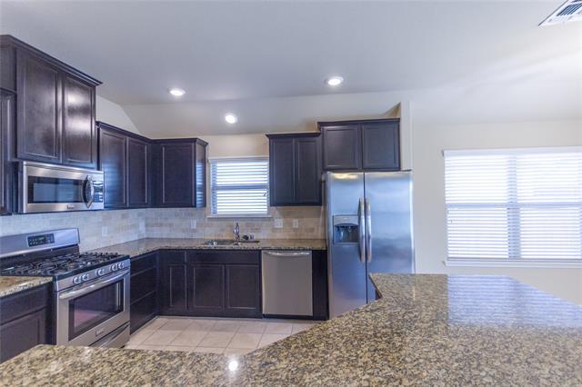 Foto del edificio - 900 Lake Cypress Ln