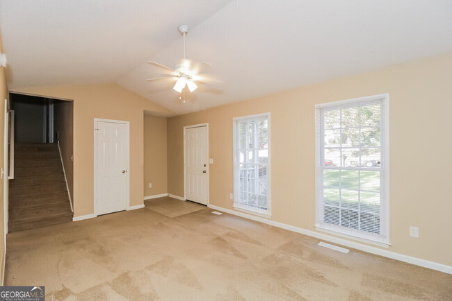 Foto del edificio - 5380 Muirwood Pl