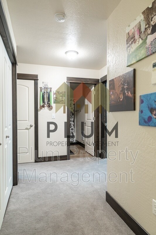 Foto del edificio - 2345 Aspen Grv Lp
