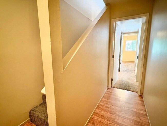 Foto del edificio - 1185 Foothill Blvd