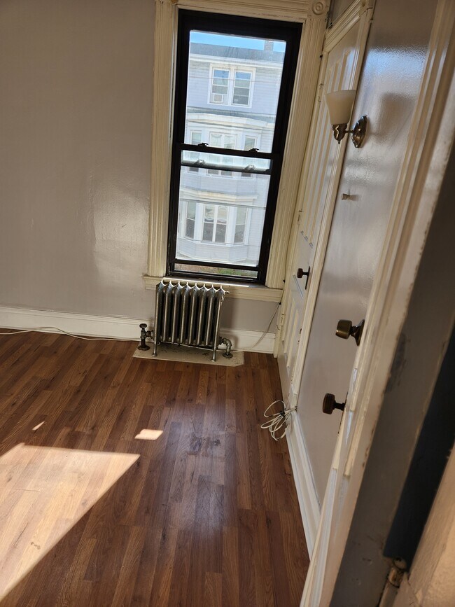 1st bedroom - 2201 15th St