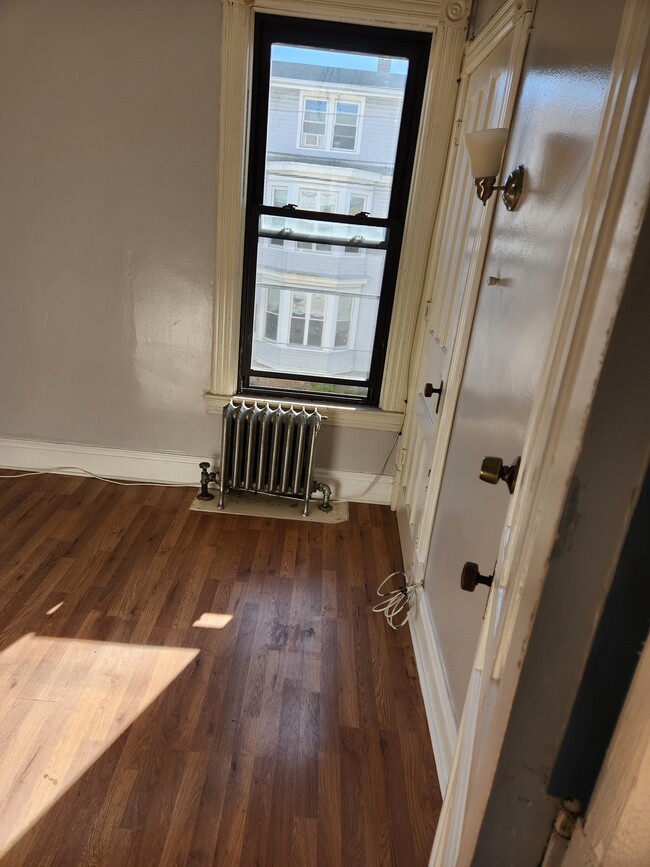 1st bedroom - 2201 15th St