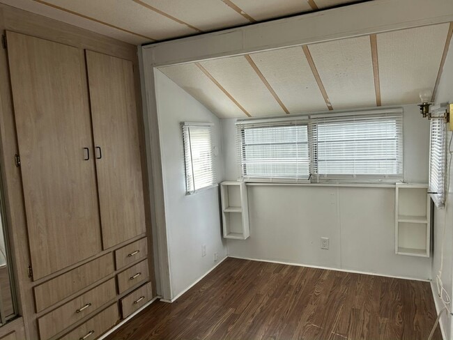 Foto del edificio - 38651 Tarr Dr