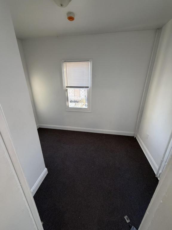 Building Photo - 302 W Cottage Pl