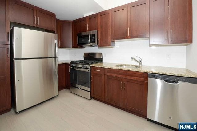 Building Photo - 555 10th St