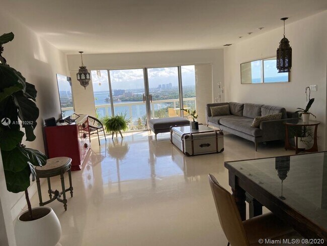 Building Photo - 2451 Brickell Ave