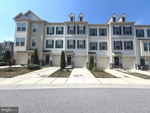 Building Photo - 8141 Hollow Ct