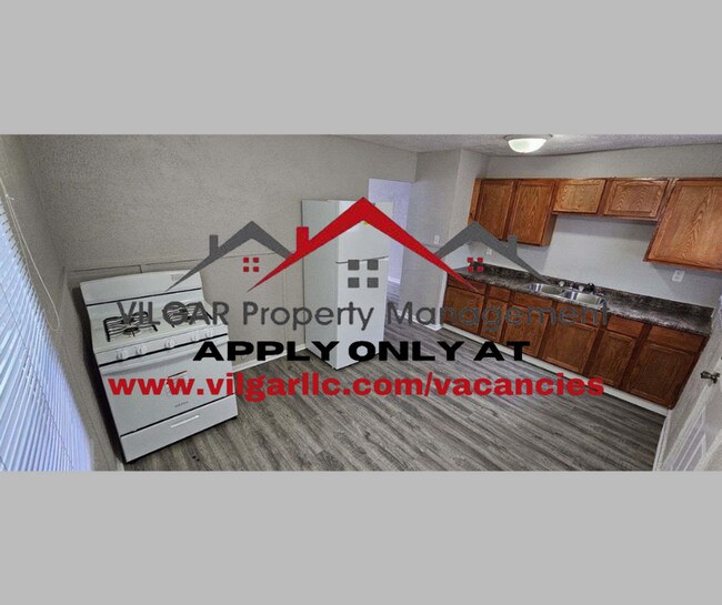 Building Photo - Awesome 2 spacious bedrooms, 1 bathroom, s...