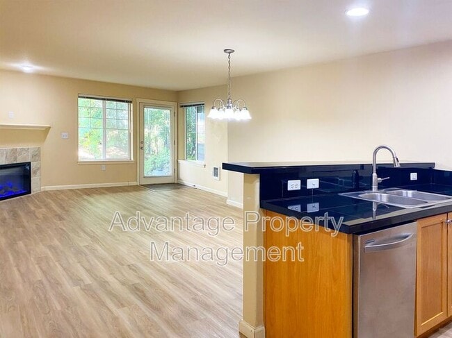 Building Photo - 6298 SW Grand Oaks Dr