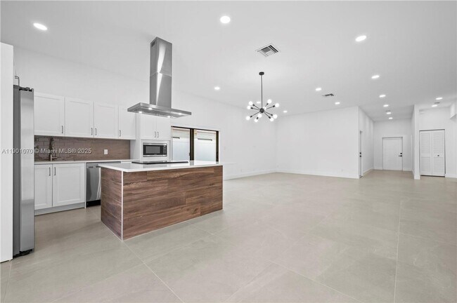 Foto del edificio - 1041 W Lakewood Rd
