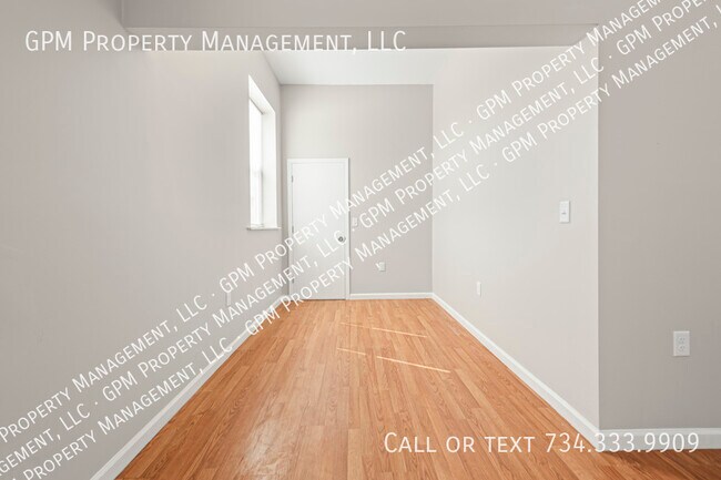 Foto del edificio - 412 Grand River Ave