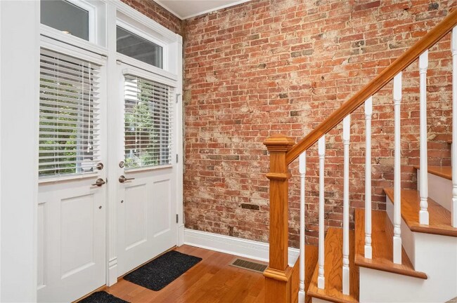 Building Photo - 2633 Armand Pl