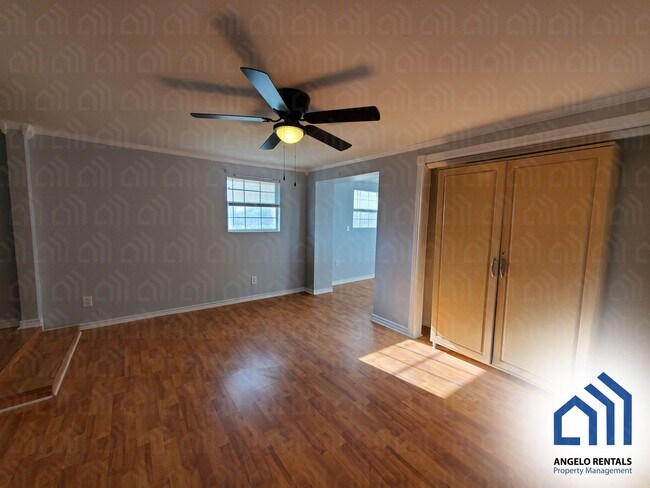 Foto del edificio - Spacious 4-bedroom 1.5 bath home AVAILABLE NOW!