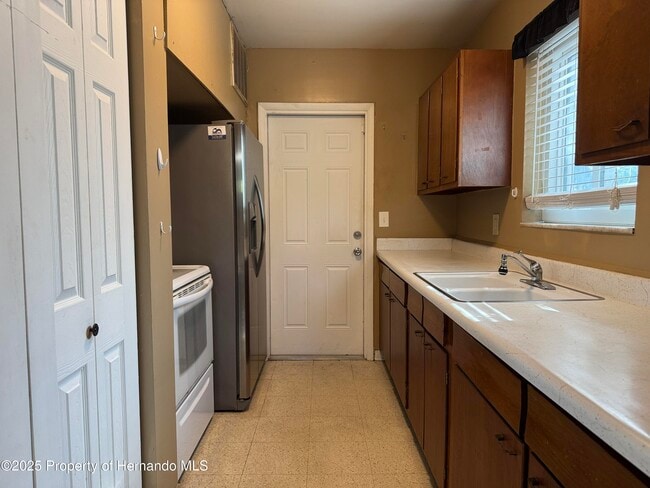 Foto del edificio - 6315 Treehaven Dr