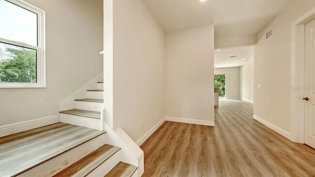 Building Photo - 2914 River Run Wy