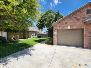 Building Photo - 244 Rosalie Dr