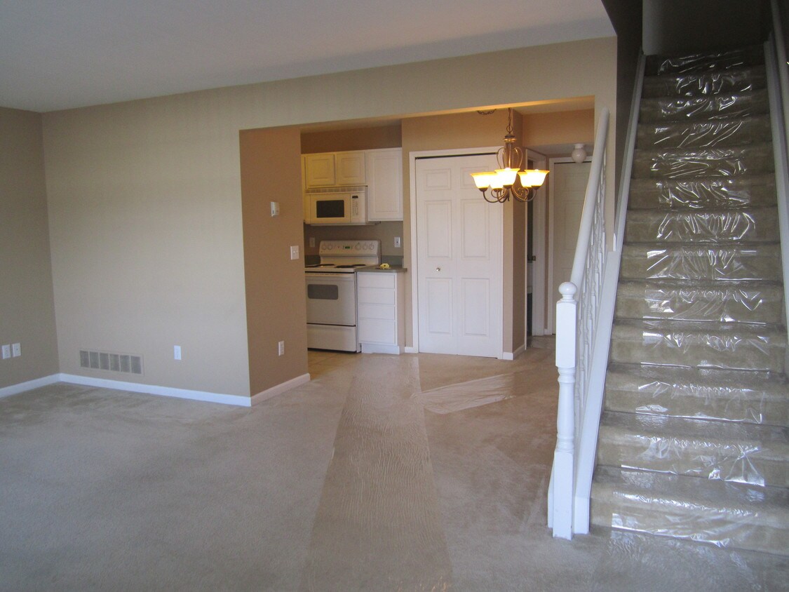 29770 Beverly Ln Unit 1, New Baltimore, MI 48047 Condo for Rent in