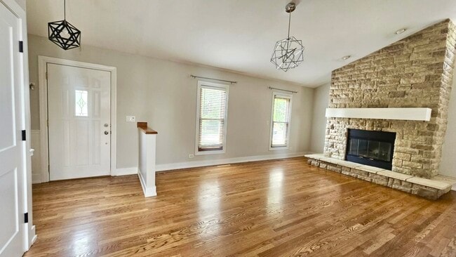 Foto del edificio - 545 Avebury Ln