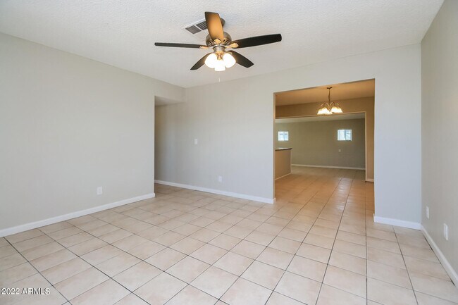 Foto del edificio - 4301 E Saint Catherine Ave