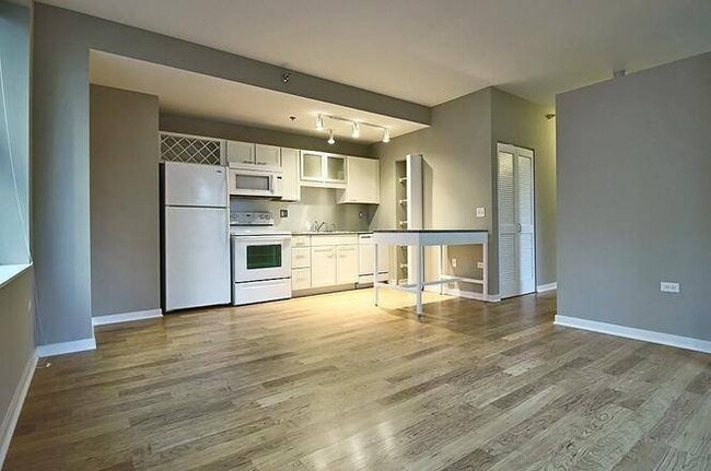 Photo - 178 W Randolph St Apartment