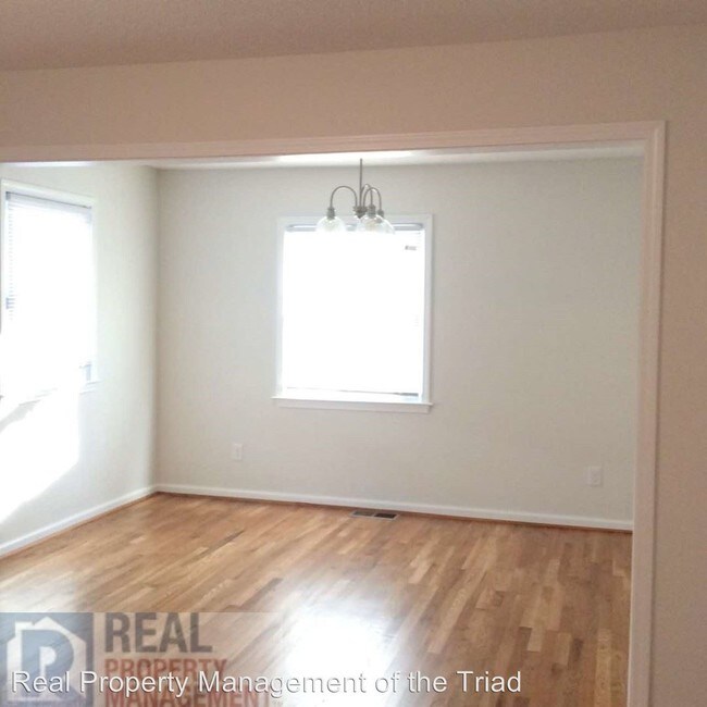 Foto del edificio - 3 br, 1.5 bath House - 4104 Lord Jeff Drive