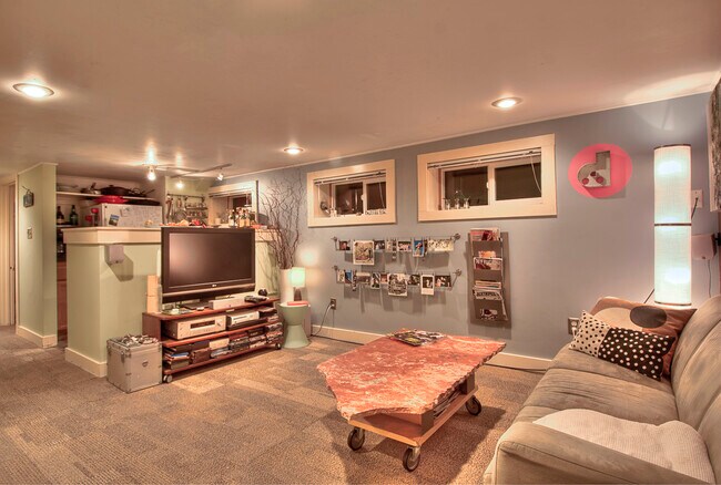 Foto del edificio - 810 27th Ave