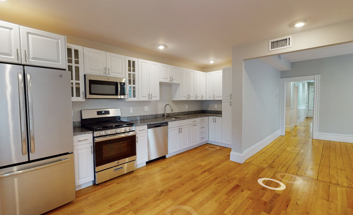 Foto principal - 17 Beacon St