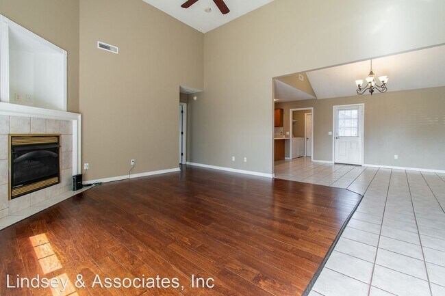 Foto del edificio - 3 br, 2 bath House - 5738 W Chattel