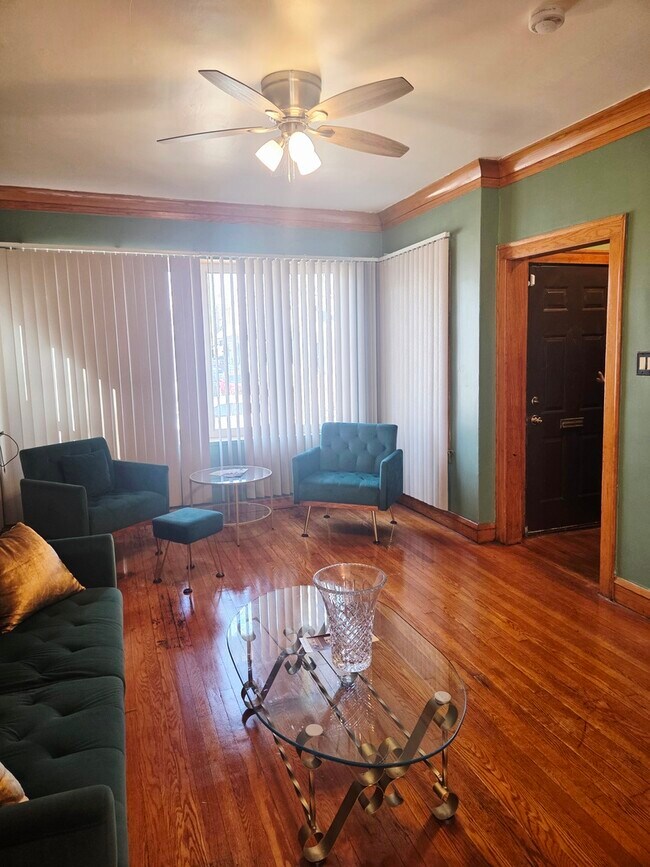 Foto del edificio - 12051 S Yale Ave