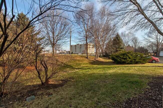 Building Photo - 811 Burr Oaks Dr