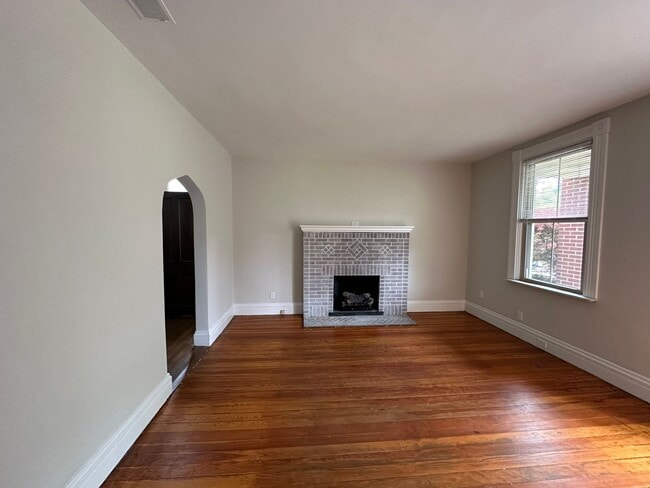 Building Photo - WESTWOOD- BEAUTIFULLY  UPDATED 2 BEDROOM 1...