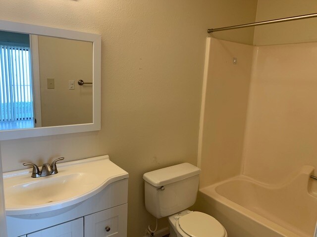 Building Photo - 1725 Fox Run Dr