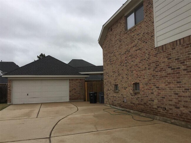 Building Photo - 5606 Grandwood Ln