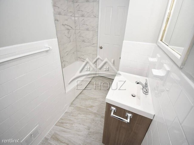 Building Photo - 3 br, 1 bath House - 4807 Midline Road