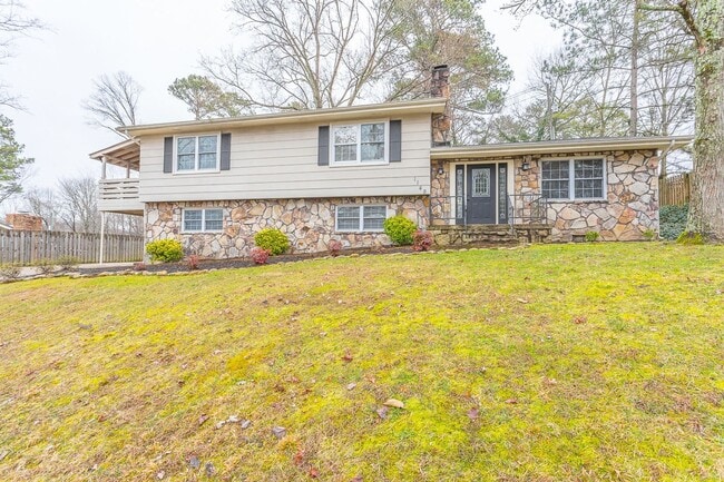 Photo - 4 Bedroom Rental in East Brainerd! House