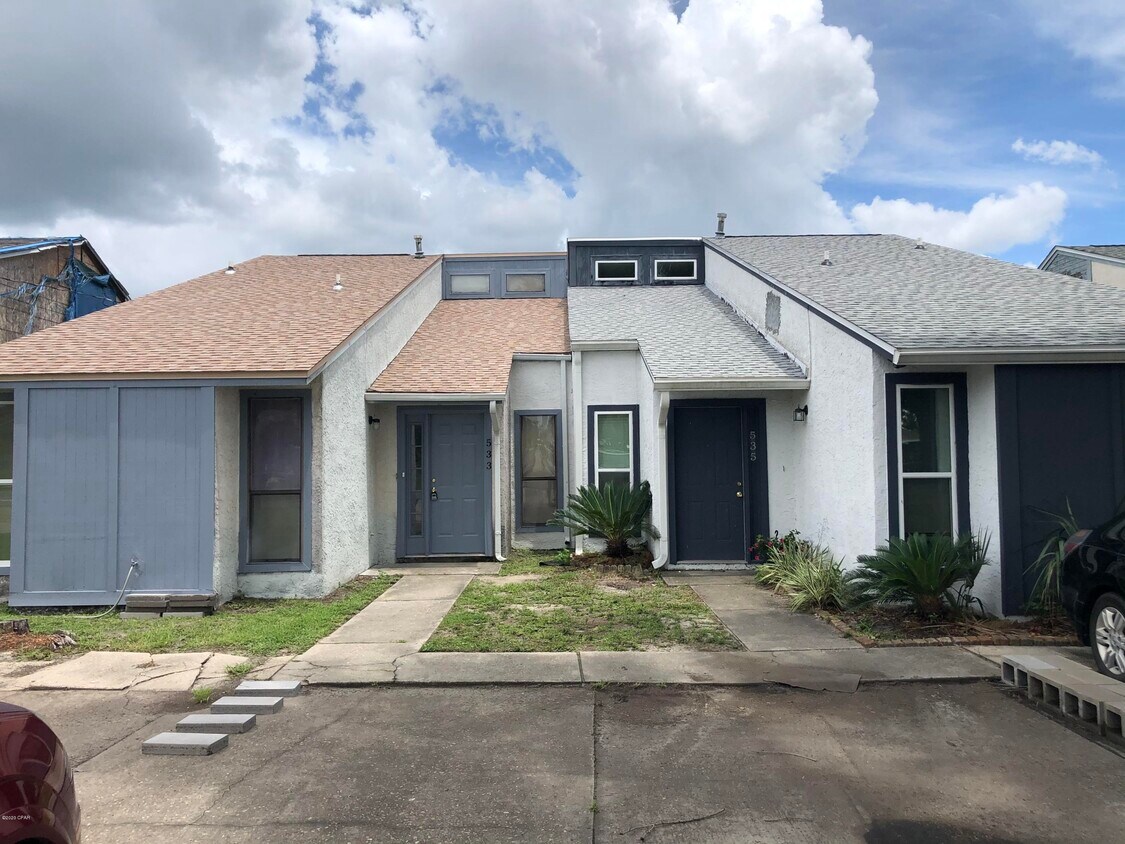 Foto principal - 533 S Hwy 22 A