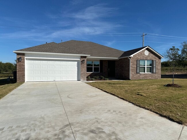 Building Photo - Four Bedroom | Two Bath Home in Park Place