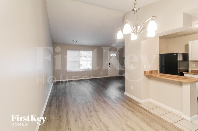 Foto del edificio - 4631 Garden Hills Dr