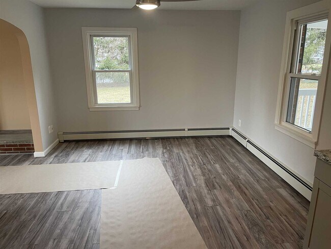 Foto del edificio - 3 Sharon Ln