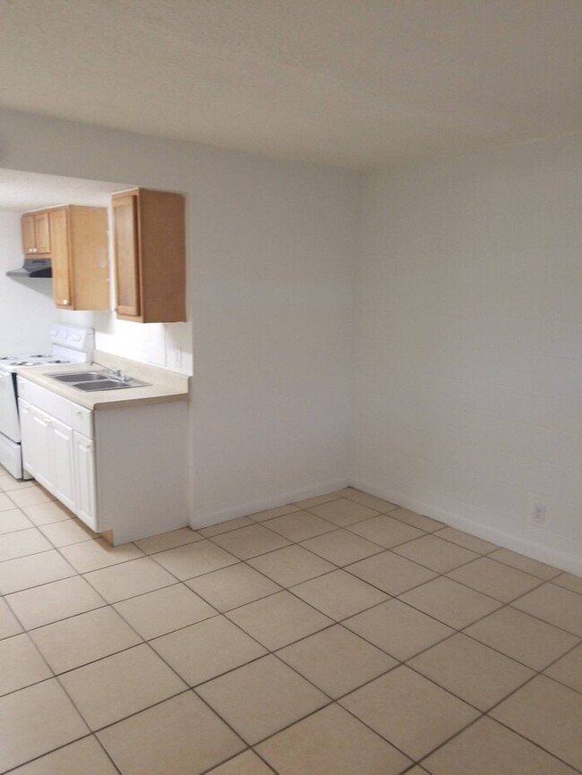 Building Photo - 5834 Justina Ct