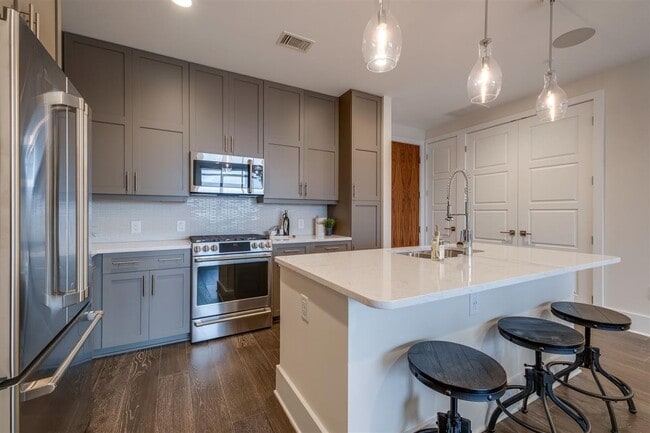 Photo - Executive Luxury Living at City Lights Apartment