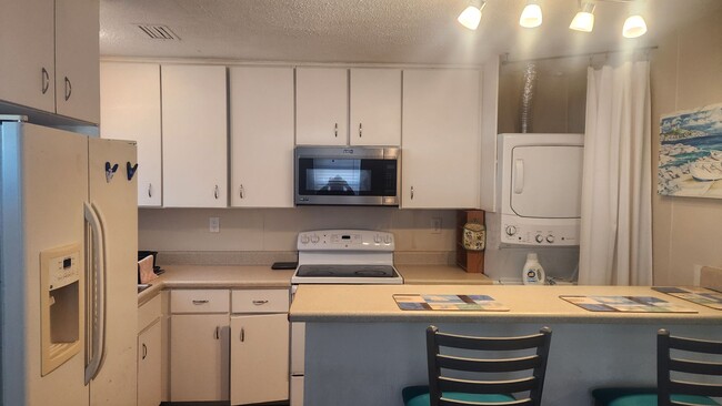 Photo - Byron Ellinor Apartment