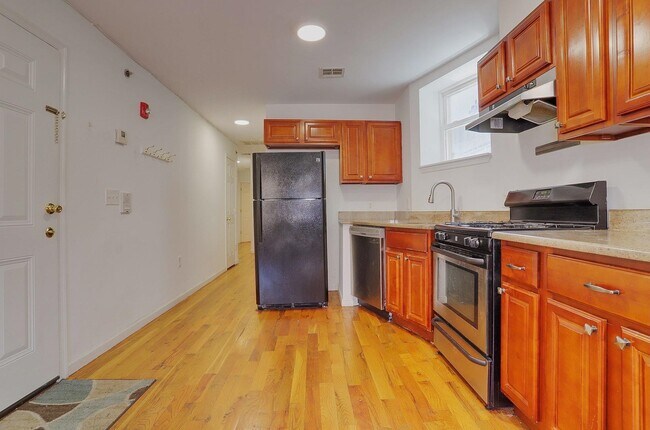 Foto del edificio - 236 Van Horne St
