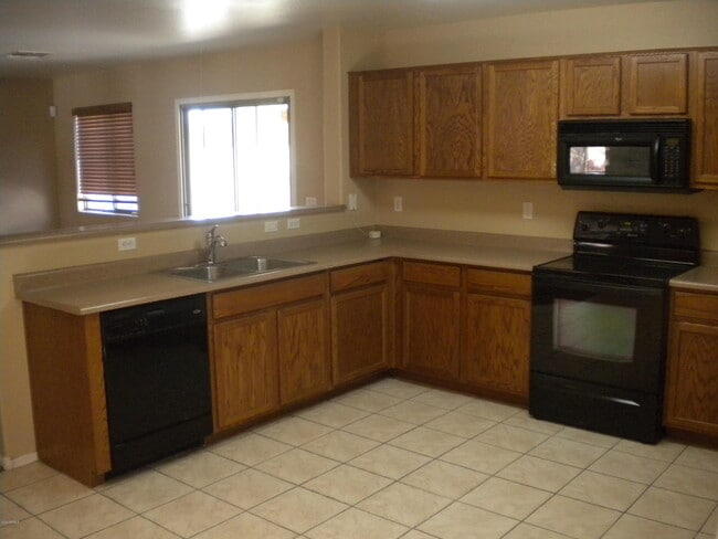 Building Photo - 2334 E Meadow Land Dr