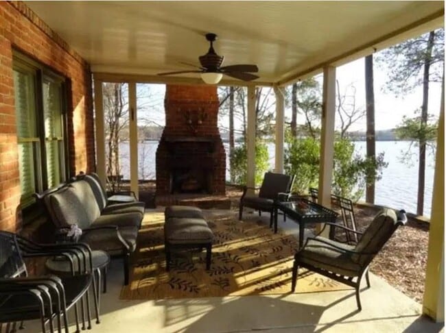 Building Photo - 1471 Choo Choo Dr