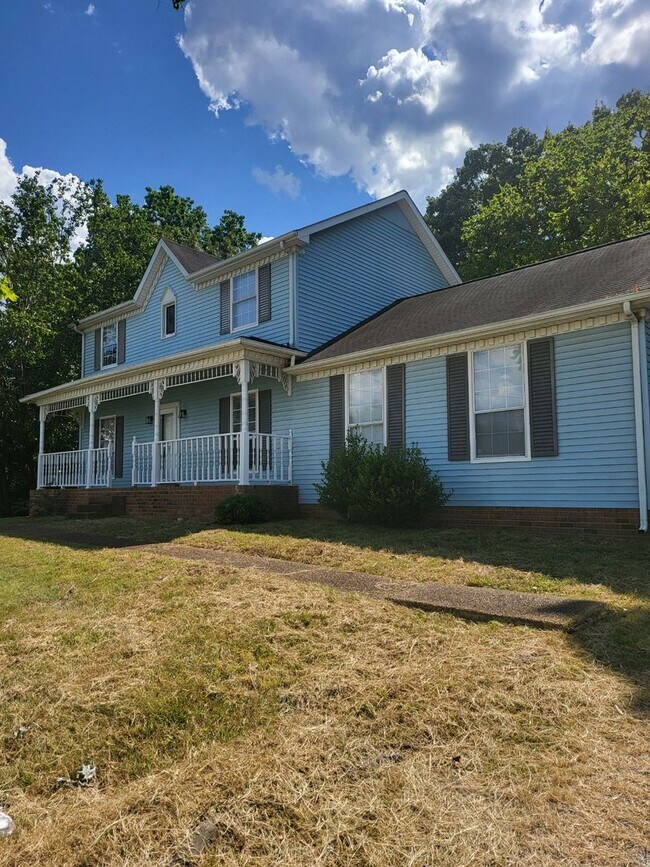 Foto del edificio - Large two-story colonial style home, Antioch